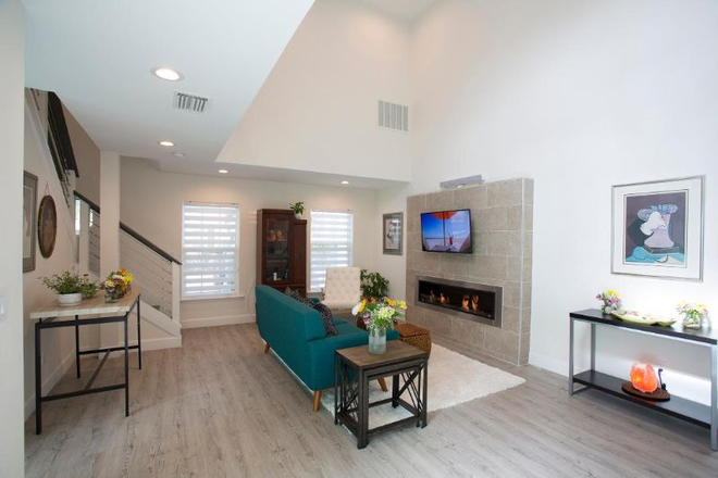 Common room view 2 - Beautiful quiet home on Pinellas Trail, close to beach PR ROOM + PR BATH $1050 -1175 All Female