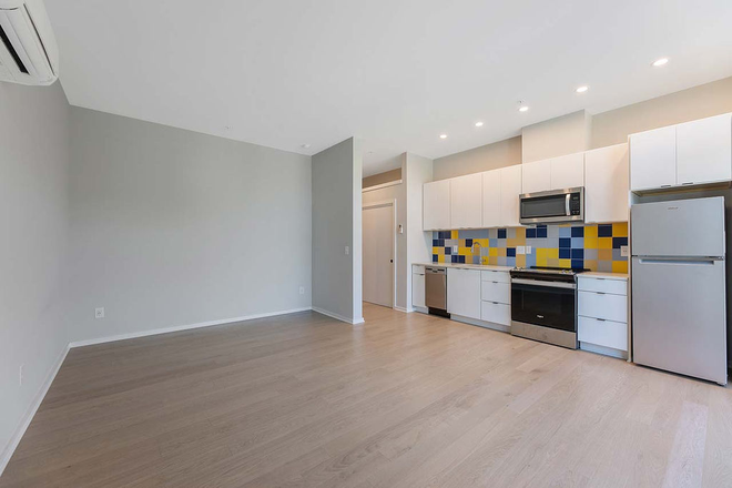 Kitchen - 521 N Mangum St, Studio apartment in Durham Downtown