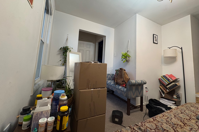 Bedroom - Room in a townhouse close to campus