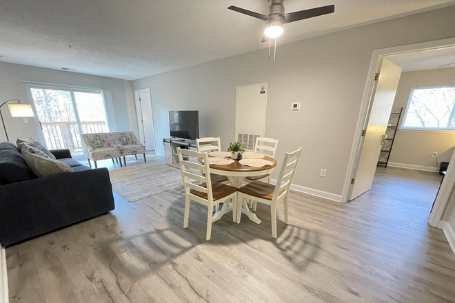 living room - 4 Bedroom 4 Bathroom Condo In Chapel Hill – Perfect for UNC Students!