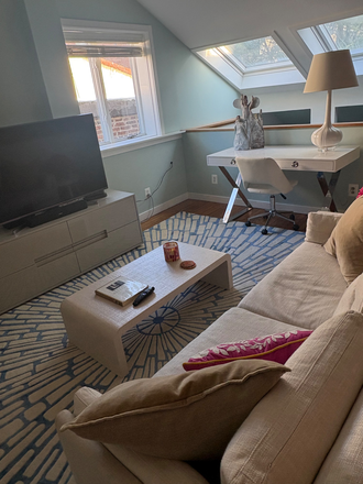  - Minutes from Johns Hopkins Hospital. Heart of Fells Point-Fully Furnished