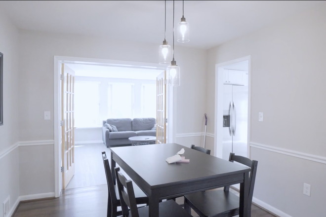 dining room - Beautiful/modern house - One Bedroom Available [Spring Semester!]