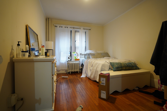 1 - SEPT 2026-Amazing Park Dr 3 bed, Heat inc. NO BROKER FEE Apartments