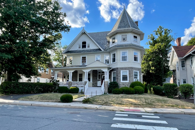 Exterior view - 1BR apt-Wiggins St-Princeton