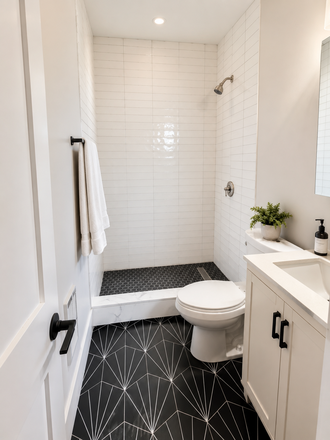 1 - North End 2 bed laundry in unit great location no fee 9/1 Apartments
