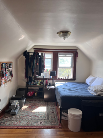 Bedroom (furniture not included) - Room in House 15 Minutes from Campus