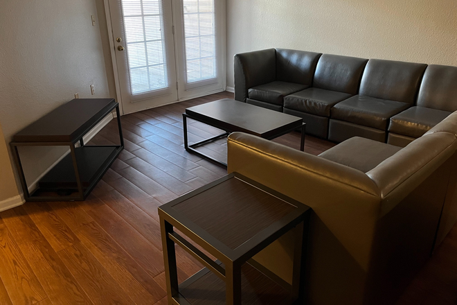 Living area - Village West