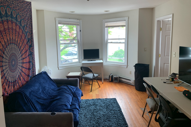 Call NOW for showings! 617-236-8550 - HAMMOND ST - *NO FEE!* MODERN SOUTH END 3BR/1BA AVAIL *9/1/2025* W/ LNDRY IN BLDNG NEAR CAMPUS! Apartments