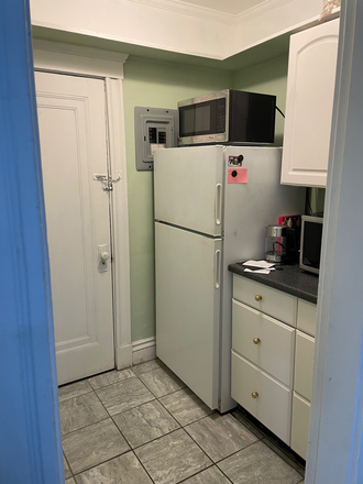 Kitchen - 2 bed 1 bath apartment in Cleveland Circle