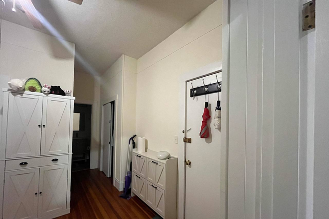 Hall - One bedroom, fully furnished, 2 minute walk to green line C, 3 minutes to Trader Joe's