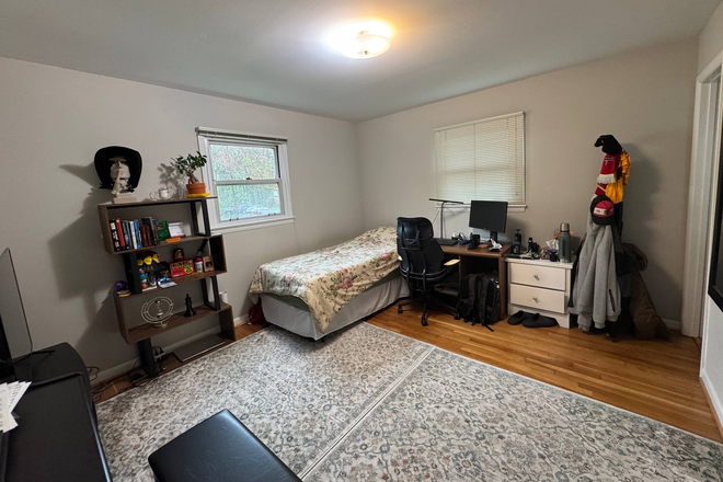 Bedroom - Townhouse / Sublease