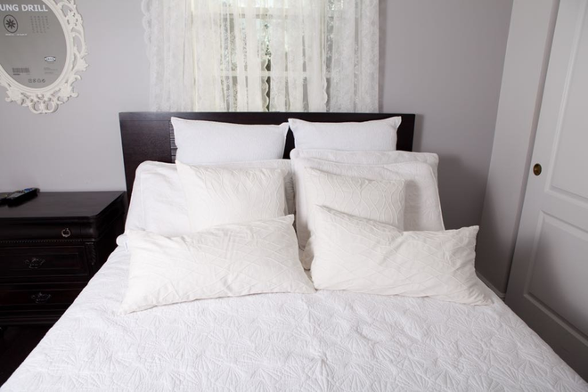 Room - FIU Students: Move-In Ready Home, Just $1,000 Deposit!