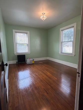 Bedroom - House near campus, 3 bed 1 bath