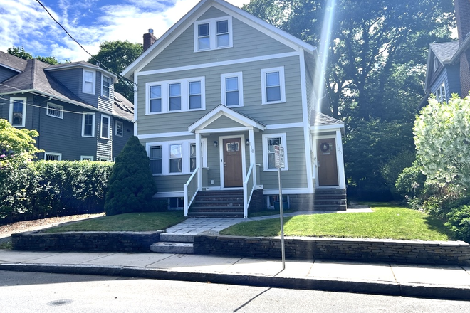 Exterior View 2 Fam - Unit is 2&3 floor - NO FEE:  Sunny 3+ Bedroom w/Gourmet Kitchen, Driveway, Office, Family Room