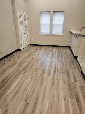 Entrance - MACBETH Drive LESS THAN 2 MILES TO CAMPUS Duplex