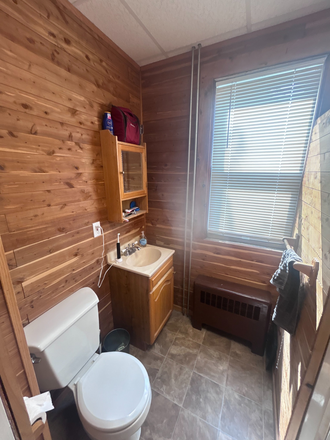 bathroom - Union sq MIT grad students seeking 1 roommate, 3b2b, August 1 $1275/month House