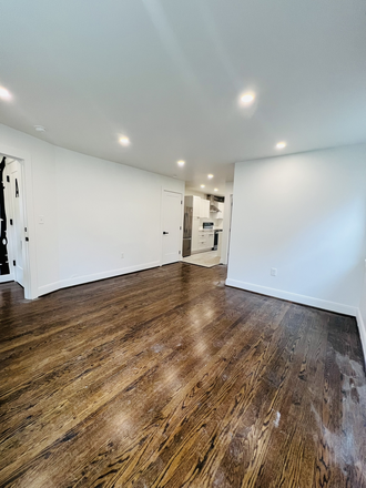 Living room - Large Two Level Apartment: Modern, Beautiful & Fully Renovated