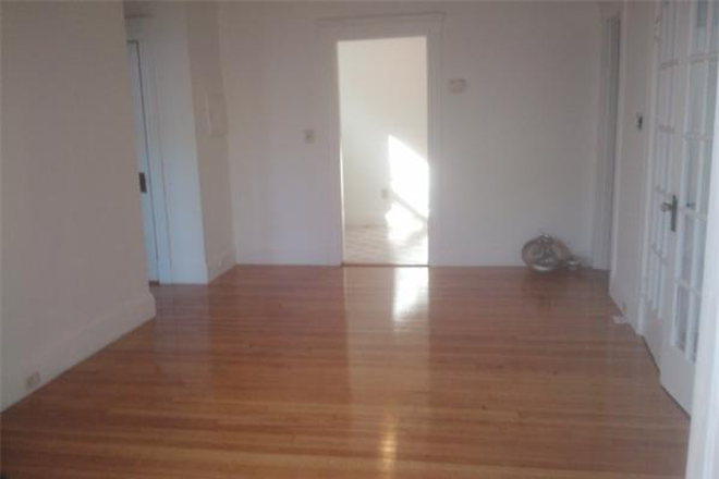 .. - 3 Bedroom Apartment in Convenient Location in Allston