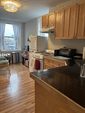 . - Awesome 2 Bed / 1 Bath w/ HEAT&HOT WATER INCLUDED! Avail. 9/1/26!! Apartments