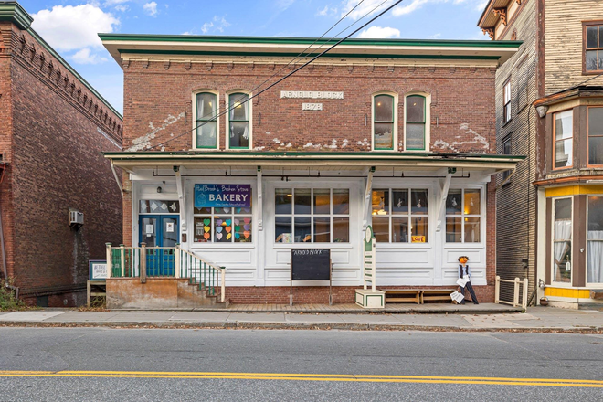 Outside street view - Bedroom + Private Study in 3 Bdr Unit in downtown Bethel Rental