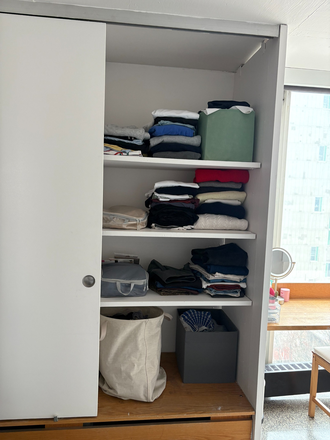 Closet - [Flexible summer sublet] Furnished room for a female Apartments