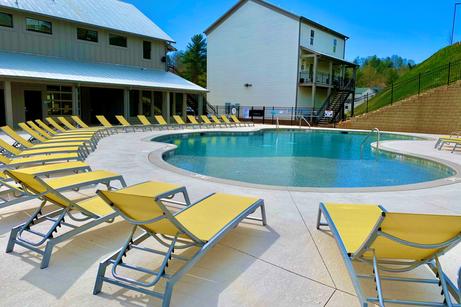 Resort Style Pools - Prospect Cullowhee Apartments