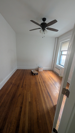 Empty bedroom (will have furniture) - Apartment Close to Campus