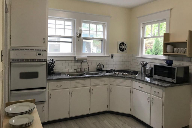 Kitchen - Summer:Furnished room in shared thome-Markham Rd-Princeton
