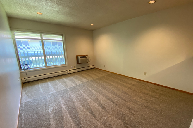 3 - AVAILABLE 8/5: 2707 Valmont Rd #D311 Condo