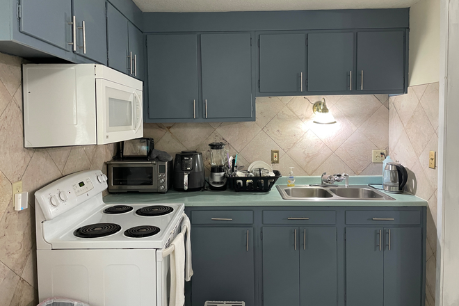 Kitchen - Condo near campus