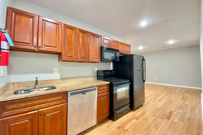 Kitchen - 1411 N 15th St #2B Townhome