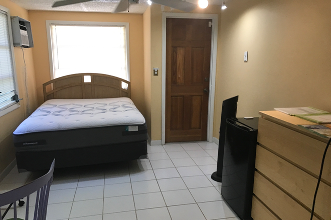 Bedroom - Bible Estates Boca Raton close to campus walk cycle or drive House