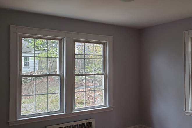 bedroom 2 - 5 bed, new kitchen,  bath, fresh paint,  floors, 2200 sq ft, steps from upper campus Apartments