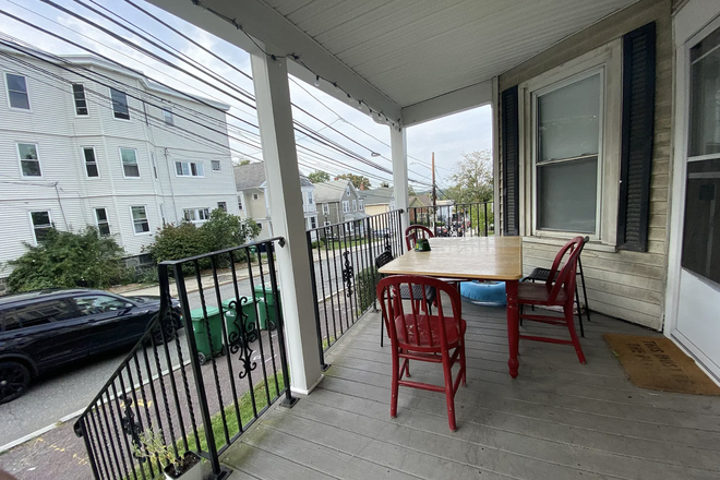 Front Porch - 4 Bedroom House, right next to campus