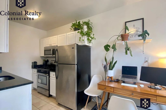 Kitchen - 1840-1850 Commonwealth Block of The Mount Vernon Company Apartments