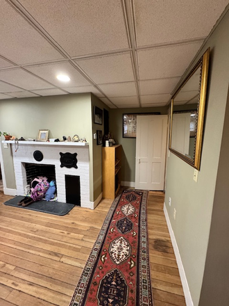 bedroom - One bed apartment Garden Level Heat & Hot water included walk to Campus