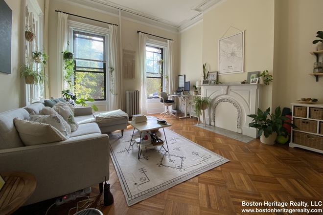 1 - NO BROKER FEE !!!! SUNNY 1 bed on Tremont St with heat/hot water included Apartments