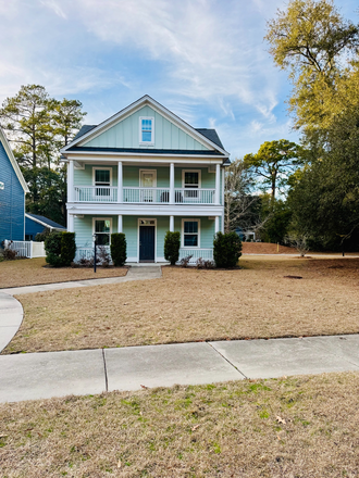 Exterior front of house - 4 bedroom house with 3 1/2 baths short drive to downtown