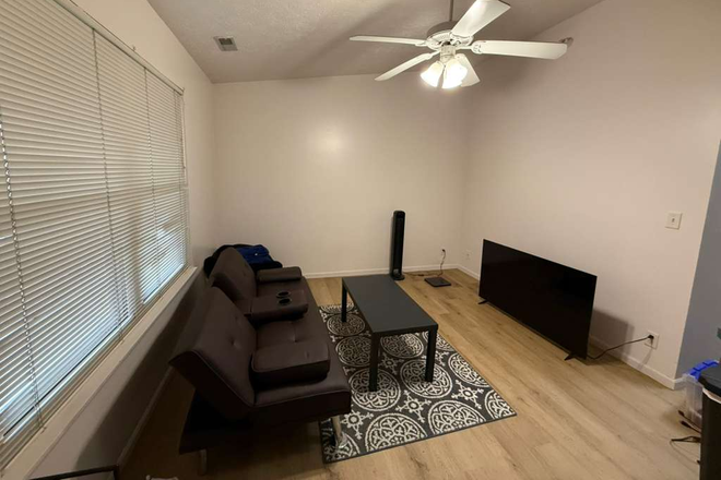 living room - Spring Lease takeover - $675 Sunrise 3 Apartments