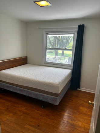 Bedroom - Room in shared home-Edgemere Ave-Plainsboro