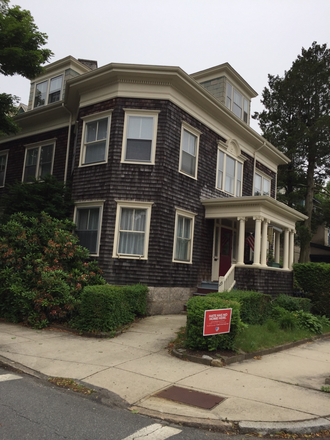 Exterior - Cottage House. Room with queen bed/second floor +sitting room.  Kitchen/laundry privileges