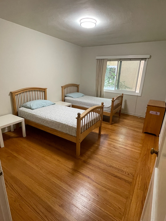 Large Bedroom with Walk-In Closet - 1 Bed 1 Bath Apartment on Northside