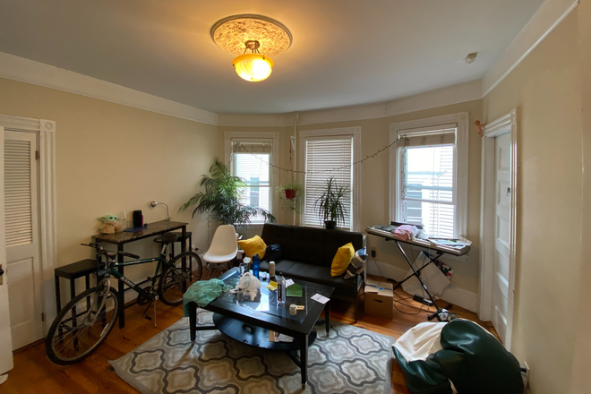1 - SEPT 2026 - Wonderful Mission Hill 4b / 2b, Student OK! No Broker Fees! Apartments