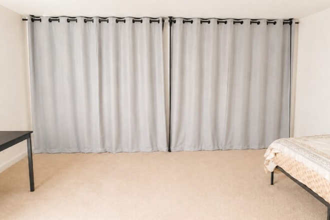 Pre Installed privacy curtains & dividers - The Boulders - Private living room Apartments