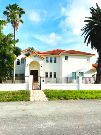 front view - 5BR/4 BATH W/POOL. PEACEFUL & SAFE LIVING, 5 MIN FROM U.M. CAMPUS!!  AVAIL. AGAIN JULY 2025 House