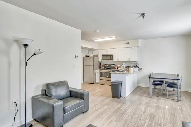 Kitchen+ Living Room - Marshall Park Townhomes, single room with private bathroom less than 10 min walk to campus