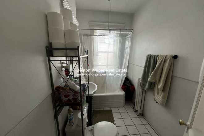 a - Great building Condo