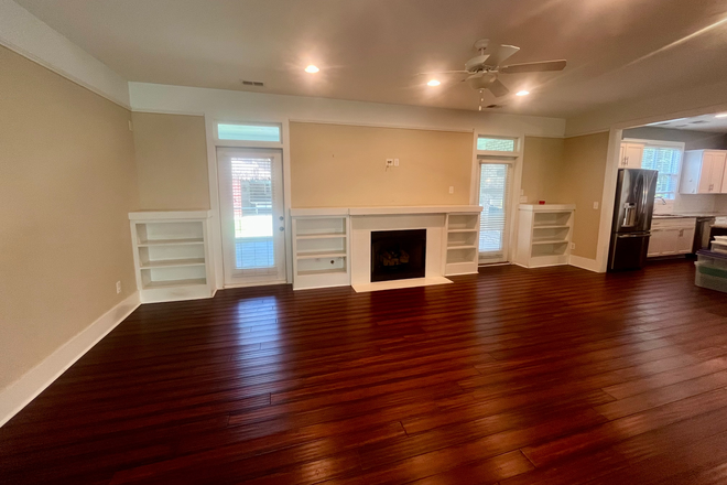 Living - Great 3 bed 2.5 bath just over the West Ashley Bridge, 5 minutes from MUSC House