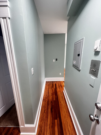 Visit hubrealtyproperties.com - Fenway, excellent parkview 2 bedroom, with large kitchen and living room, don't wait Apartments