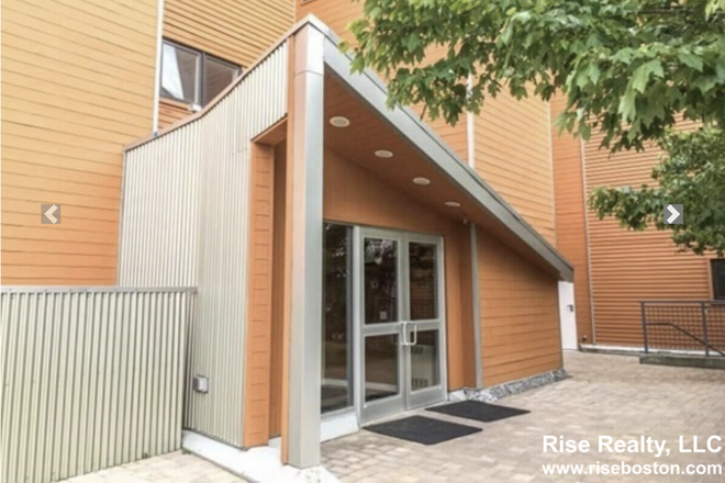 Entrance - Spacious 3 bed/2 full bath unit in a modern condo in elevator building